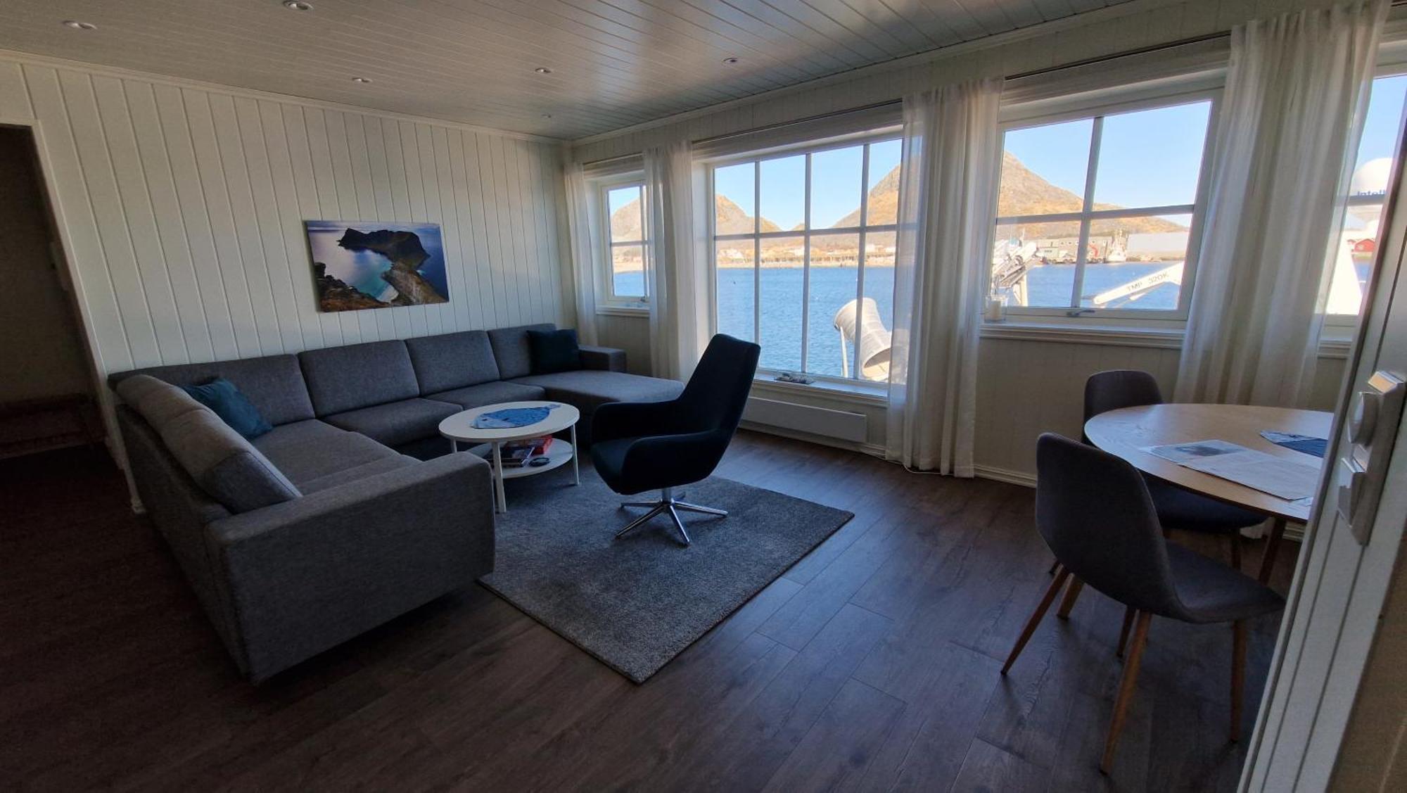 Bensvik Brygge Apartment Vaeroy Exterior photo